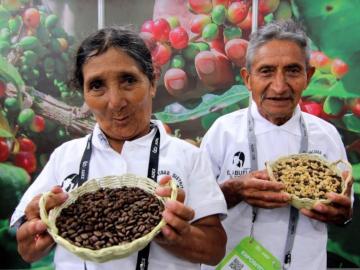 Adultos mayores triunfan en concurso que premia a los mejores emprendimientos sociales