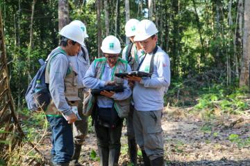 Capacitan a 32 jóvenes de 13 regiones en temas de aprovechamiento forestal