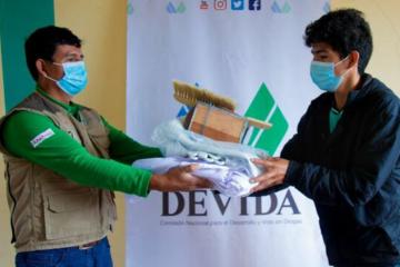 Devida capacita a familias apicultoras de Ayacucho