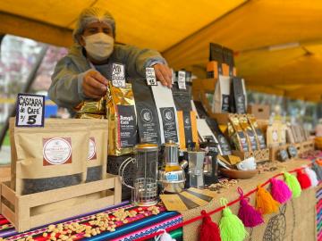 Venta de café en mercados Midagri 