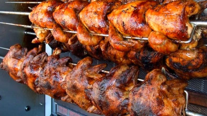 APA: más de 160 millones de pollos se destinan cada año en Perú para la preparación del pollo a la brasa