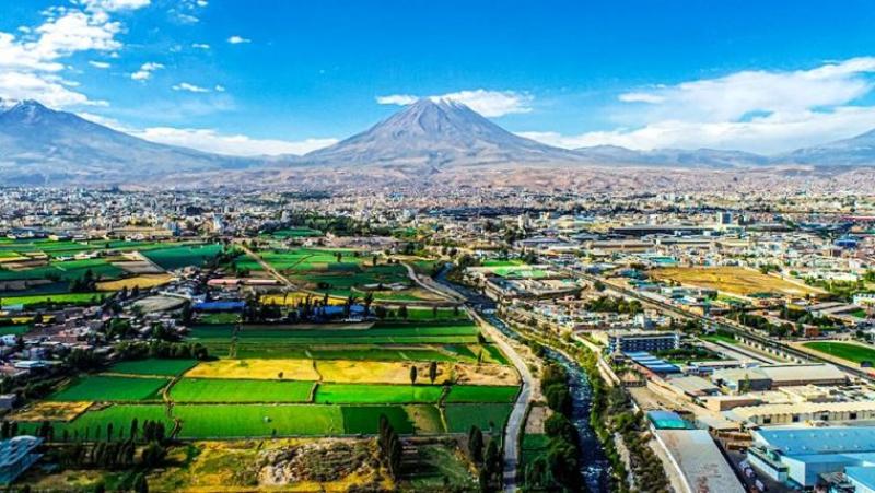Arequipa debe convertirse en capital mundial de   energías renovables y uno de los principales polos agroexportadores del país