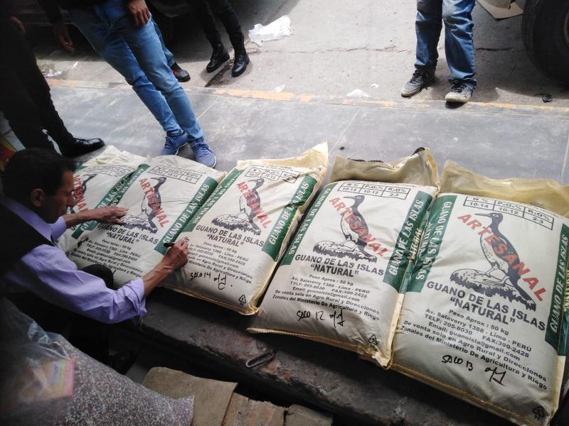 Cajamarca: incautan más de una tonelada de fertilizante de dudosa procedencia comercializado como guano de las islas