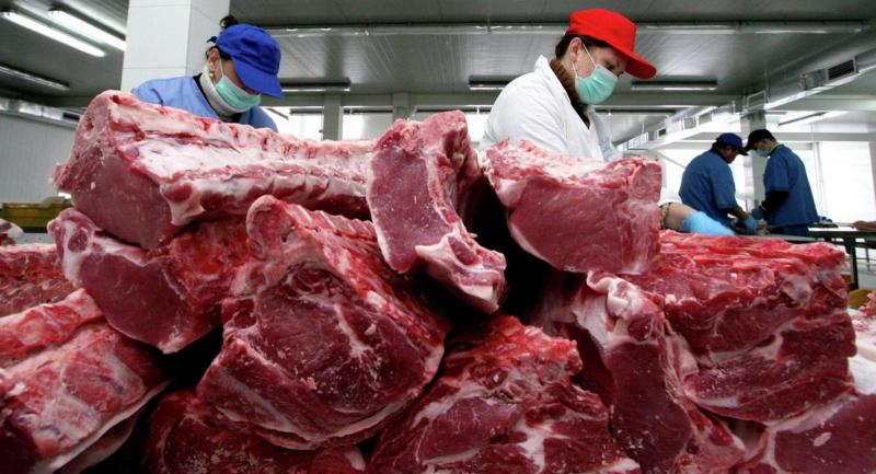 China suspende permisos de exportación a frigoríficos brasileños 