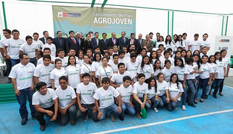 Con la participación de nueve universidades se lanzó el programa Agrojoven para trabajo universitario en el campo
