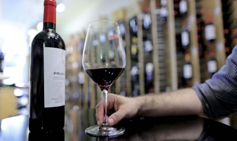 Consumo mundial de vino bajó en el 2020 menos de lo temido por la pandemia