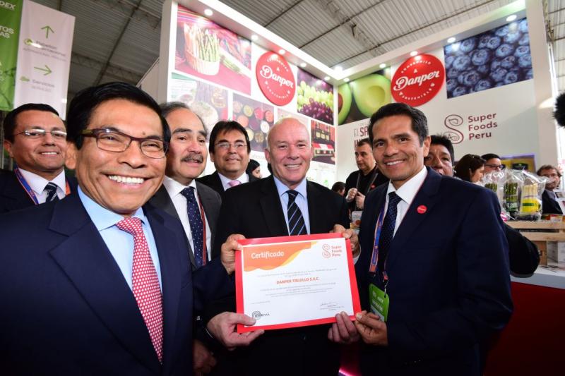 Danper recibió el primer certificado oficial de empresa licenciataria de Superfoods Perú