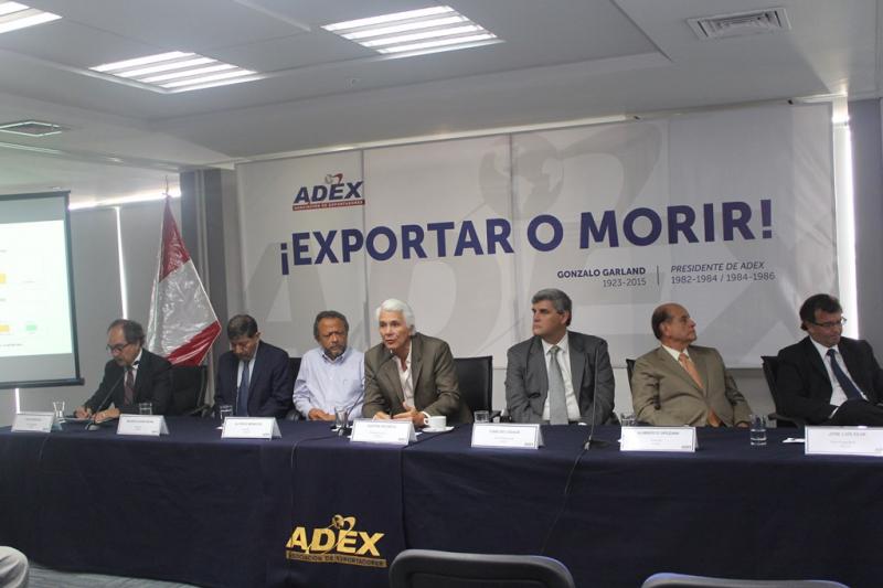 “DEBEMOS EVALUAR CON CUIDADO FUTUROS TLC Y SUS BENEFICIOS”