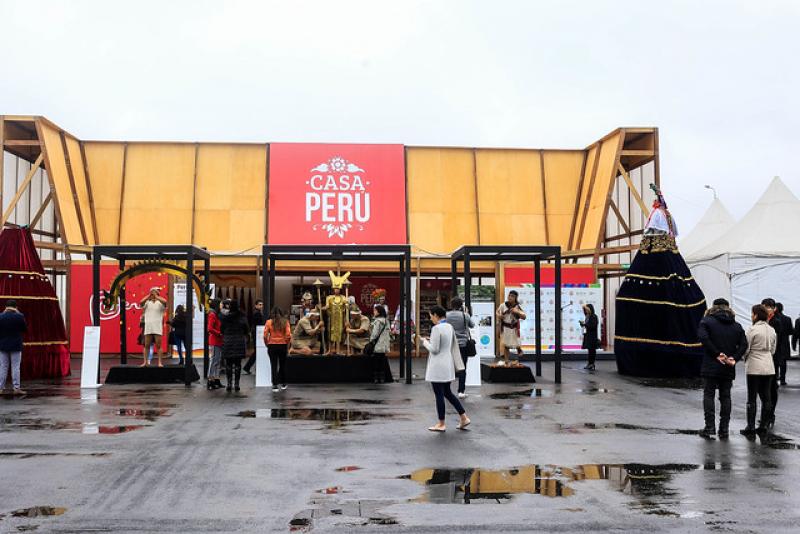 En juegos Panamericanos reconocen a empresas madereras que construyeron la Casa Perú