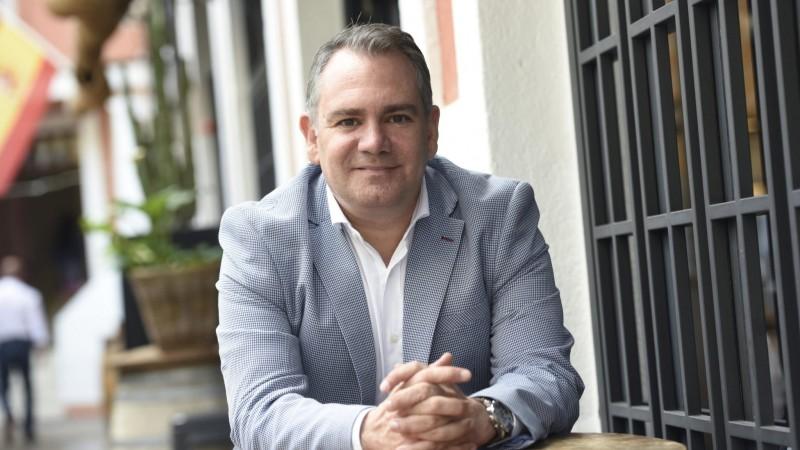 Francisco Seva, periodista internacional, presentará libro sobre el comercio del mango