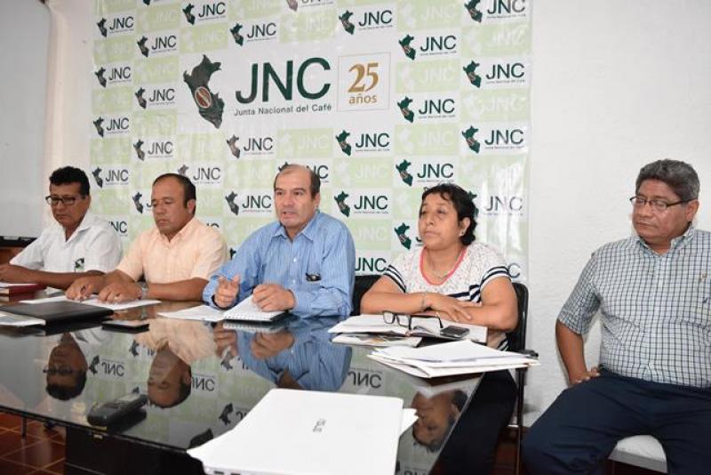 Gravar con Impuesto a la Renta la prima por Comercio Justo generaría informalidad y proliferación de cultivos ilícitos