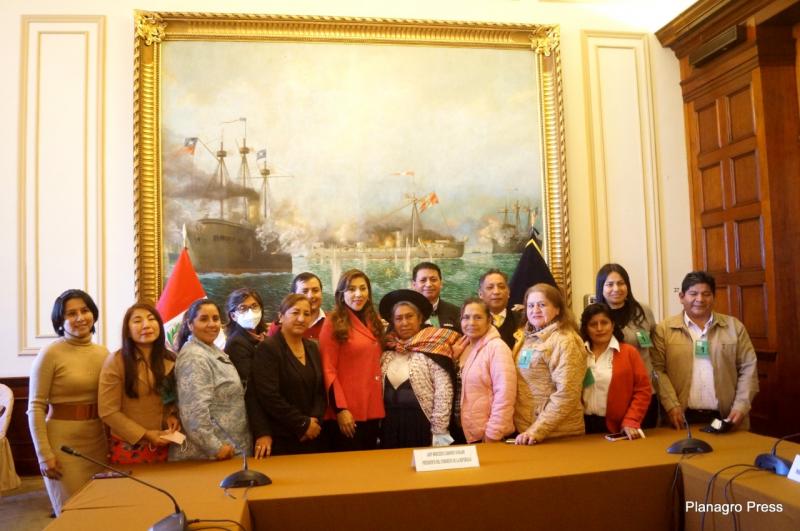 Gremios de mujeres del Planagro se reunieron con la presidenta Congreso, Lady Camones