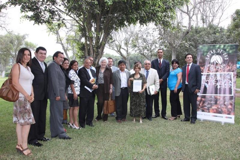 INSTALAN COMITÉ ORGANIZADOR DEL PROGRAMA “BUSCANDO EL CACAO ORO DEL PERÚ 2014”