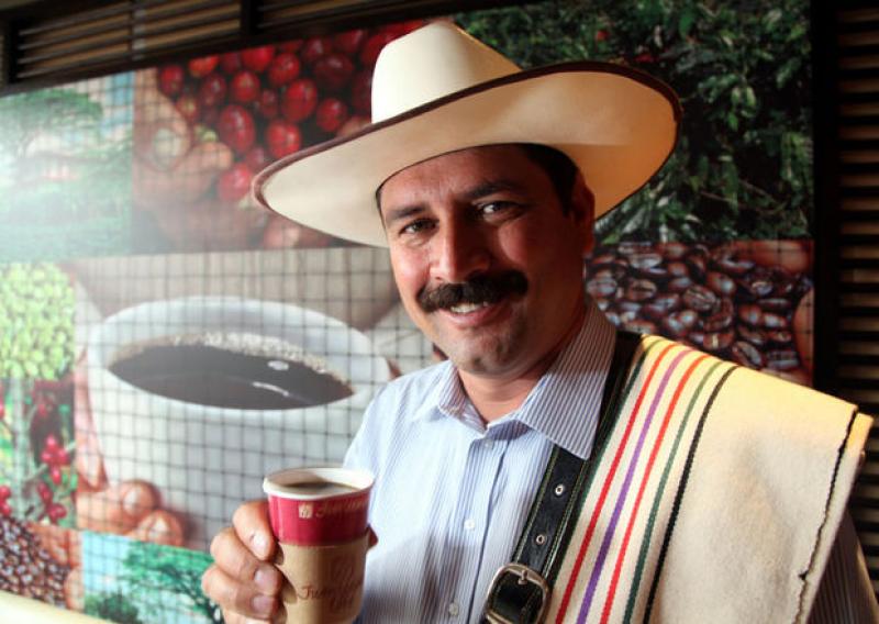JUAN VALDEZ: “LA RENOVACIÓN DE LOS CAFETALES PUEDE GANAR LA BATALLA CONTRA LA ROYA”