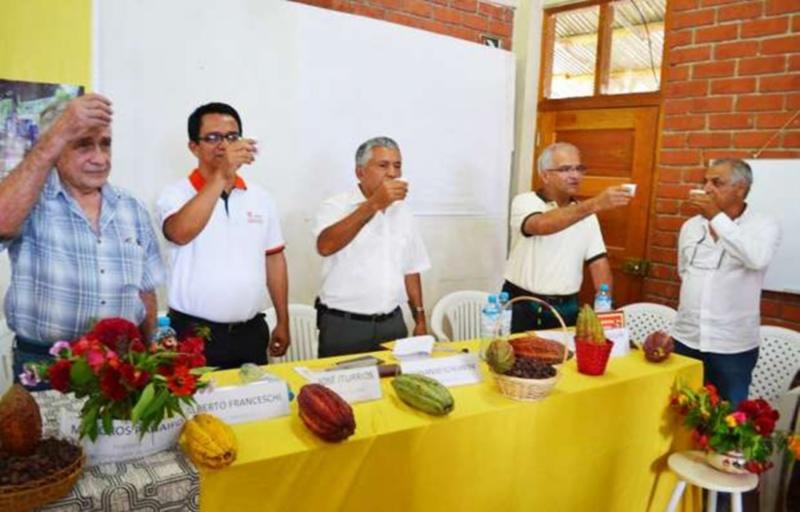 Lanzan escuela de la productividad \"Todos por el cacao\"