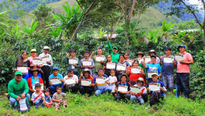Más de mil agricultores de Huánuco se graduaron en escuelas de campo en 2018