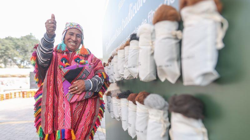 Midagri promueve consumo de prendas de hilo de alpaca