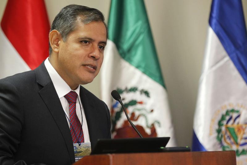 Ministro Mostajo anunció nuevos agregados agrícolas en tres países clave