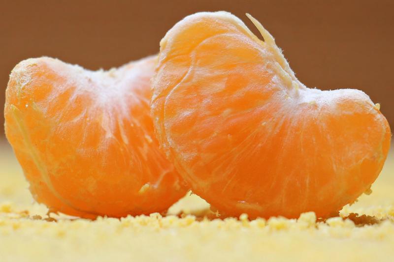 Niña muere por comer mandarina con agroquímico prohibido en Argentina