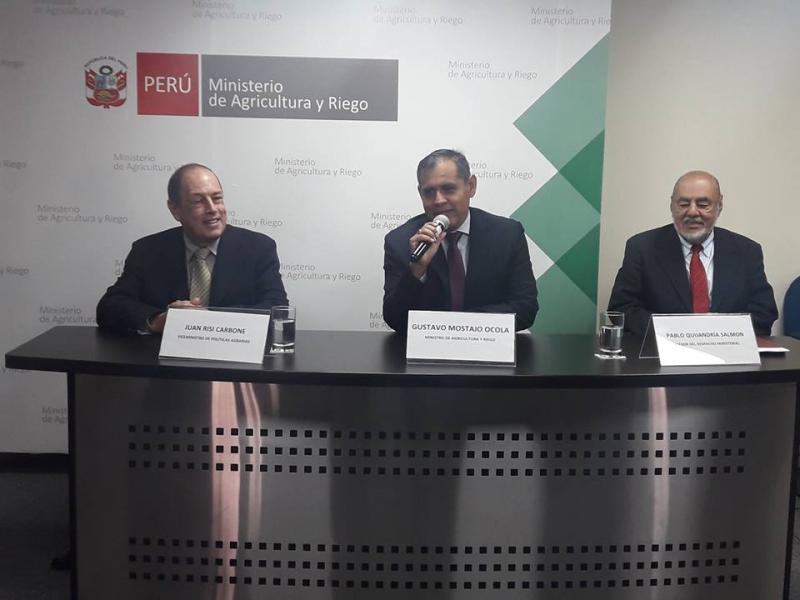 Nuevo ministro de Agricultura afirma que trabajará por los pequeños productores y para mejorar la oferta exportable