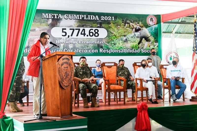 Perú superó meta anual de erradicación de cultivos ilegales de hoja de coca para este año