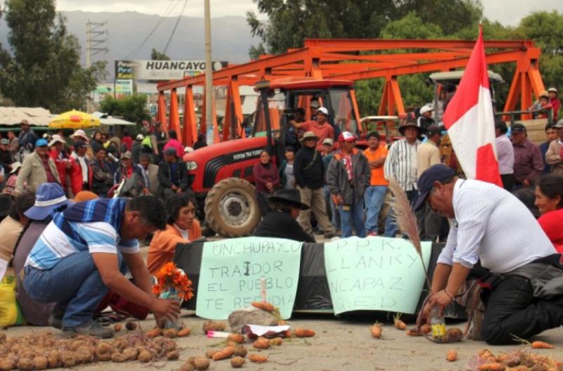 Protestas por la papa continúan en Junín, Huánuco y Arequipa