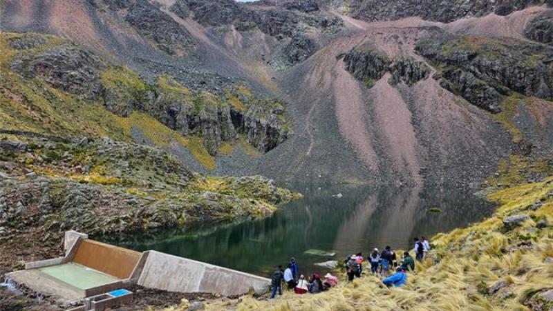 Sierra Azul: Qochas almacenaron 10.4 millones de m³ de agua en 2024