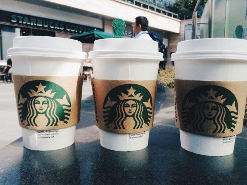 Una demanda judicial en EE.UU. exige que  cafeterías informen que sus bebidas calientes con cafeína pueden producir cáncer