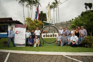 Caficultores peruanos aprenden modelos de producción sostenibles de  café en Costa Rica