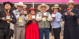 Cinco agricultores y periodista agrario reciben el Premio Rocoto de Oro