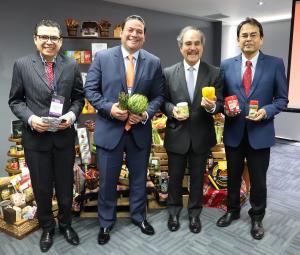 “Debemos tomar conciencia de que el mercado interno es pequeño para todo el potencial productivo del Perú”