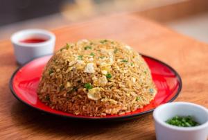 El arroz chaufa tiene origen peruano y nació a mediados del siglo XIX