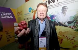 Es necesario buscar nichos de mercado mundial para la papa nativa peruana