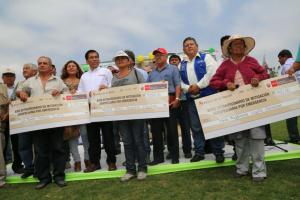 Minagri entrega 500 bonos de emergencia en la La Libertad y anuncia fondo de S/ 25 millones para cultivos temporales