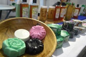 Productores de Loreto comercializan productos alimenticios y de aseo a base de bambú