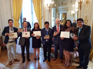 Productores peruanos de café ganadores en el III Concurso Internacional de Cafés Tostado al Origen reciben reconocimiento