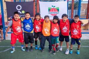 Programa “Futbol Más con Hortifrut” se expande en beneficio de niños, niñas y adolescentes de Salaverry