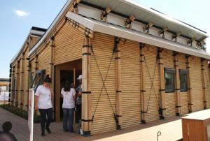 Proponen viviendas de bambú para damnificados por El Niño Costero