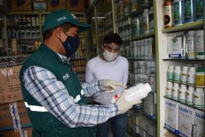 Senasa prohíbe el uso de plaguicidas agrícolas que contengan como ingrediente activo carbofuran
