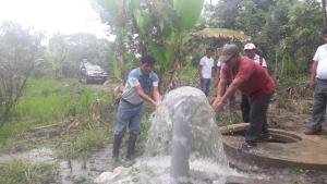 Un caudalímetro de ultrasonido permite controlar la pérdida de agua para cultivos en Pangoa