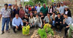 Universidad Científica del Sur capacita en buenas prácticas orgánicas a agricultores de plátano de isla en Mala