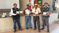 Distribuyen bioinsumos para mitigar el impacto de plagas en zonas bananeras de Piura