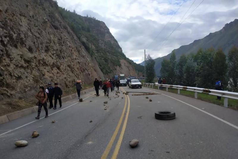 Aumentan a 58 los puntos con tránsito vehicular interrumpido en 6 regiones