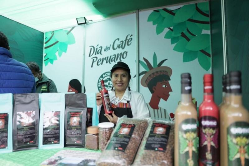 Caficultores del Vraem logran ventas por S/ 30.946 en feria de Miraflores