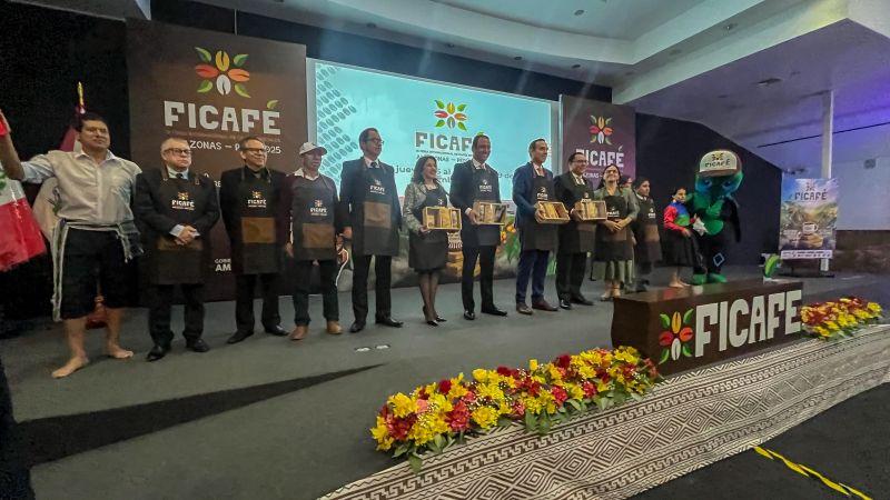 El café se ha convertido en una de las principales alternativas para dejar atrás economías ilícitas y construir proyectos de vida sostenibles