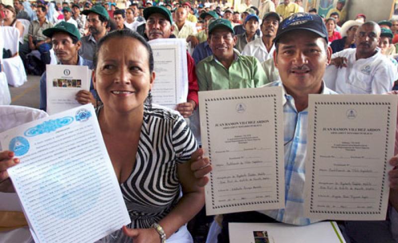 ENTREGAN 130 TITULOS DE PROPIEDAD EN DISTRITOS DE LA PROVINCIA DE JAÉN