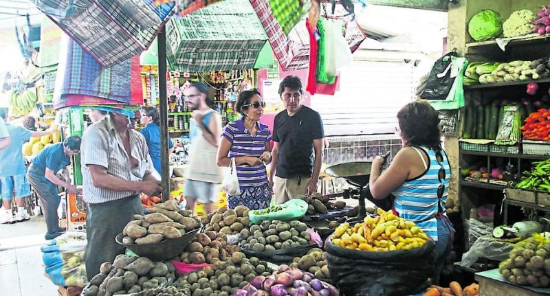 Gobierno emitirá lista de productos básicos con penalización si hay especulación de precios