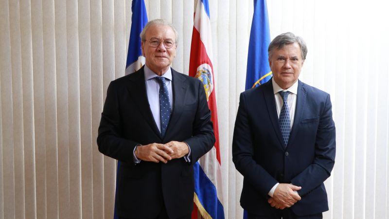 IICA y la Secretaría General de la Comunidad Andina suscriben convenio para fortalecer sistema agroalimentario de países andinos