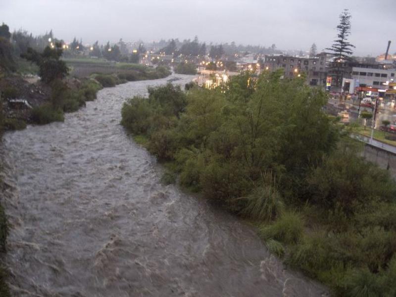 LLUVIAS RETRASAN  DECLARATORIA DE EMERGENCIA EN EL CHILI