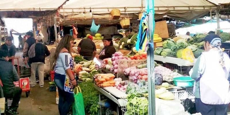 Municipios deberán establecer aforos máximos en mercados durante cuarentena